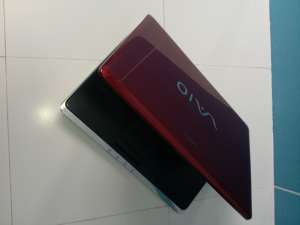 Sony vaio VGN-CR42Z culore visiniu  Core2Duo 2, 4Ghz/4GB RAM/14, 4Display/250 HDD/ATI X2300 128 Mb d