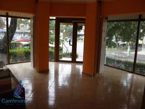 Inchiriez spatiu comercial in Oradea ,  zona Rogerius