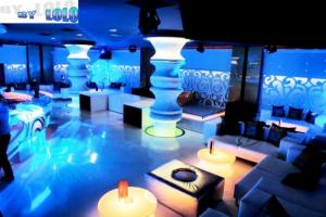 VAND MOBILIER BAR,                     CAFENEA,                     CLUB