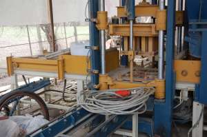 Utilaj nou linie automata pavaje vibropresate