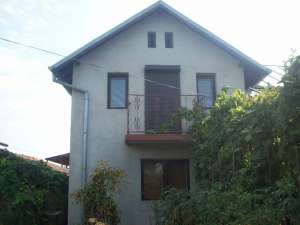 Casa placata renovata Titu Salcuta