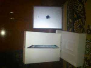 Ipad 2 ,  16 Gb,  negru,  foarte putin folosit