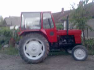 TRACTOR U650