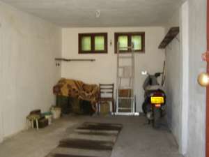 Vand garaj in Resita zona Muncitoresc