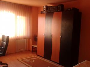 schimb ap. 3 camere cu 2
