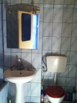 APARTAMENT 4 CAMERE 100m2 DECOMANDAT CU POSIBILITATE DE MANSARDARE