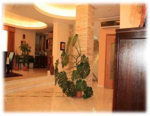 Vila Strada Lacului,  5 - 250000, 00 Euro