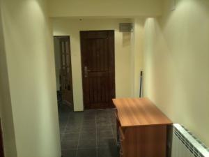 APARTAMENT 3 CAMERE  CU TOATE IMBUNATATIRILE