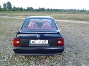 Vand Opel Vectra 1.6 i din 1992