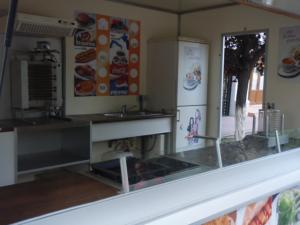 RULOTA comerciala TIP FASTFOOD,   2005
