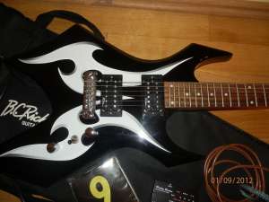 BC RICH WARLOCK + ACCESORII