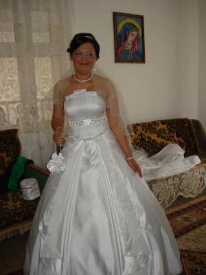 vand rochie de mireasa