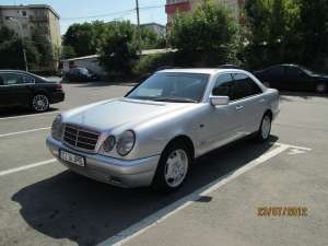 Vand mercedes E_200 inmatriculat Ro,  pret neg.