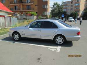 Vand mercedes E_200 inmatriculat Ro,  pret neg.