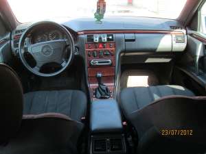 Vand mercedes E_200 inmatriculat Ro,  pret neg.