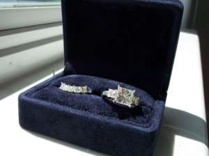 inel logodna + verigheta moissanite in aur alb