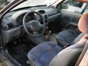 dezmembrez renault clio Bucuresti