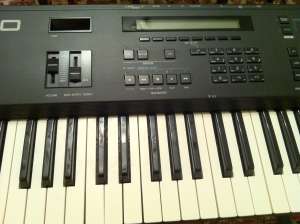 YAMAHA V50