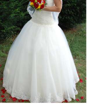 Vand rochie de mireasa tip printesa Gala