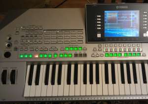 orga Yamaha Tyros2 si set de tyros4