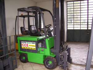 STIVUITOARE ELECTRICE SI DIESEL