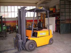 STIVUITOARE ELECTRICE SI DIESEL