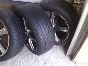 Vand genti de 17 aluminiu comlecte pentru Honda