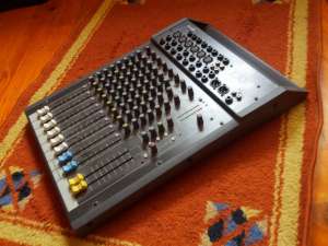 Vand Mixer by Soundcraft 250e