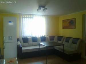 Vand urgent 2 corpuri de casa separate si 2 spatii comerciale.Ideal pentru 2 familii