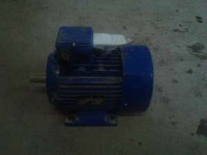 Motor electric trifazat nou