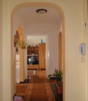 vind apartament 4 camere