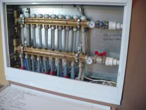 instalatii sanitare interioare(baie/bucatarie) si exterioare,  centrala termica,  apa calda/rece,  r