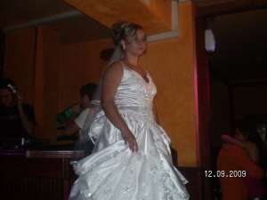 vand rochie mireasa second hand