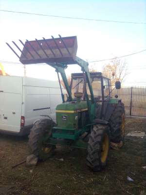 Vand John Deere Cu incarcator frontal 100CP