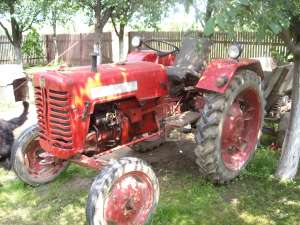 vand tractor mc cormik international