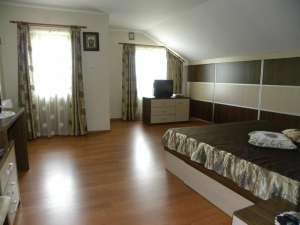 Vind Vila De Lux