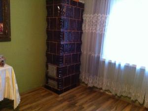 Vand casa cu 3 camere baie si bucatarie in UILEACUL SIMLEULUI