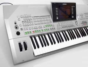 Vand Yamaha Tyros 2