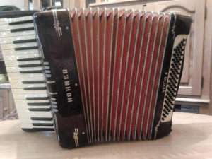 Vand Acordeon Hohner Verdi II 80 basi in potcoava bandonat 880