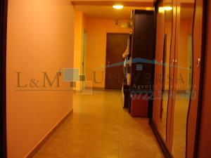 De vanzare 3 camere Delfinului