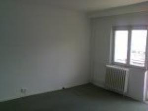 Inchiriez apartament 3 cam Pitesti (sau schimb cu 2 cam Bucuresti)