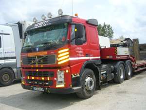 Vand Autocamion Volvo + trailler (platforma agabaritica)
