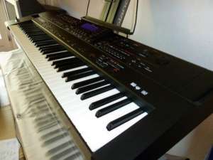 De vanzare ROLAND G1000 550EU KORG KONTROL 49 (220EU),   ALESIS QX49 (120EU)