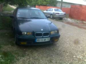 dezmembrez  bmw  sedan 318is