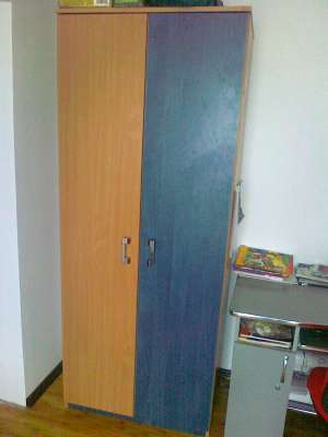 Vand Sifonier 2 Usi + Birou + Masuta pe role