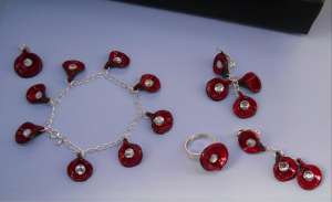 Vindem bijuterii handmade