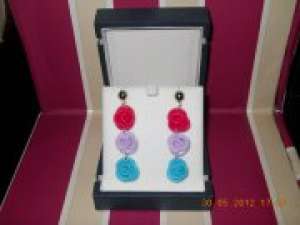 Vindem bijuterii handmade