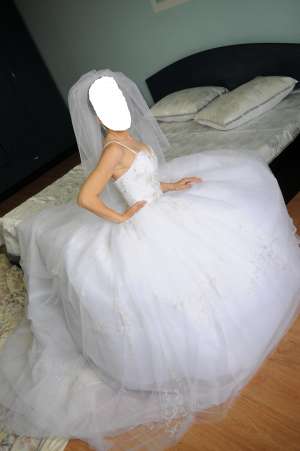 Vand rochie mireasa printesa Demetrios