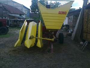 vind combina de porumb pe 2 rindur Berko