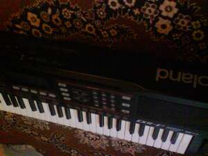 vind sau schimb orga roland exr-e2 yamaha 9000